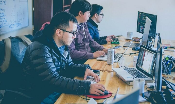 Foto de Alvaro Reyes na Unsplash